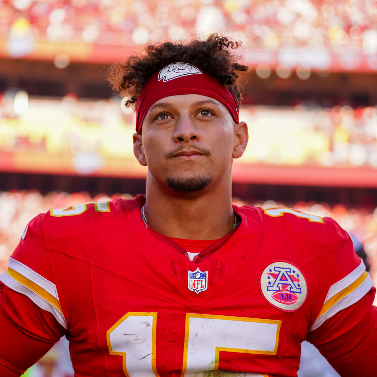 HOT NEWS: Patrick Mahomes stirs up Kansas City Chiefs fans when he announces he will cut his hair and “shave his head” for a reason that makes everyone burst into tears… -binh123