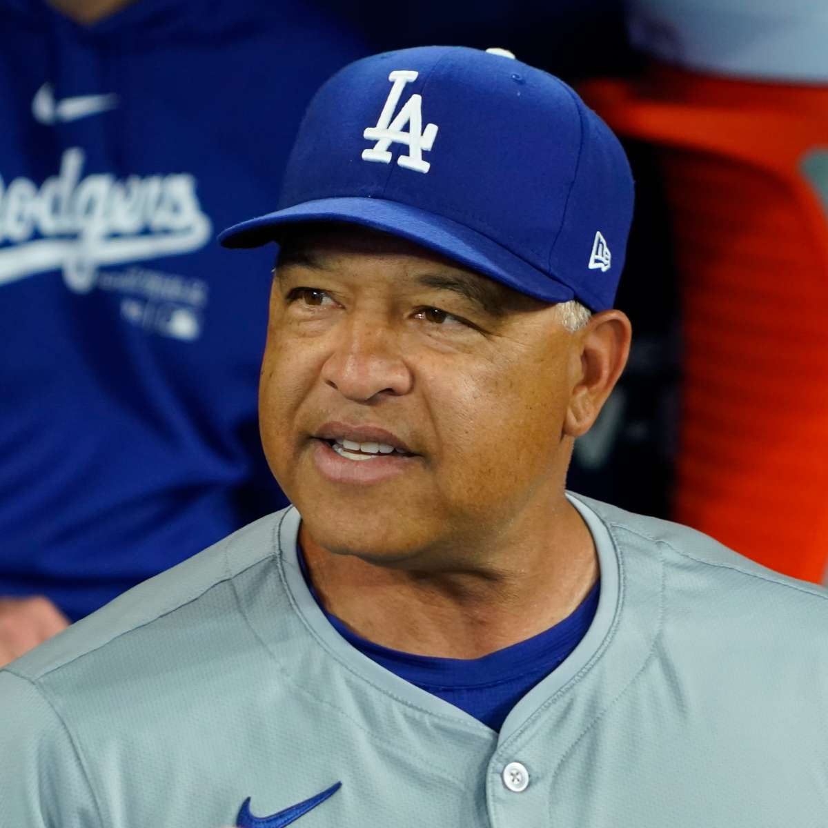 El mánager de los Dodgers, Dave Roberts, revela sus pensamientos sobre un nuevo contrato - Athlon Sports