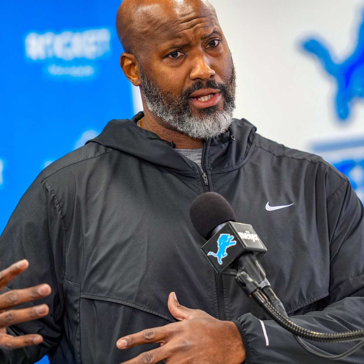 Detroit Lions Should Sign 'Bridge' Edge for 2025 Season - Athlon Sports