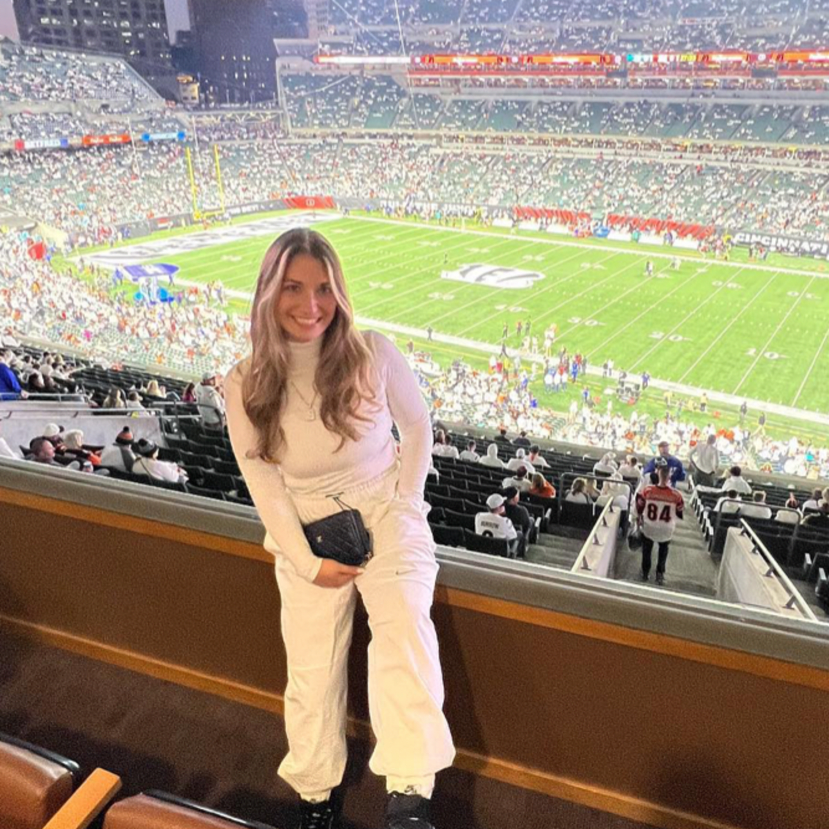 Look: Joe Burrow's Girlfriend Has 1-Word Reaction To Viral Pregame Outfit -  The Spun: What's Trending In The Sports World Today