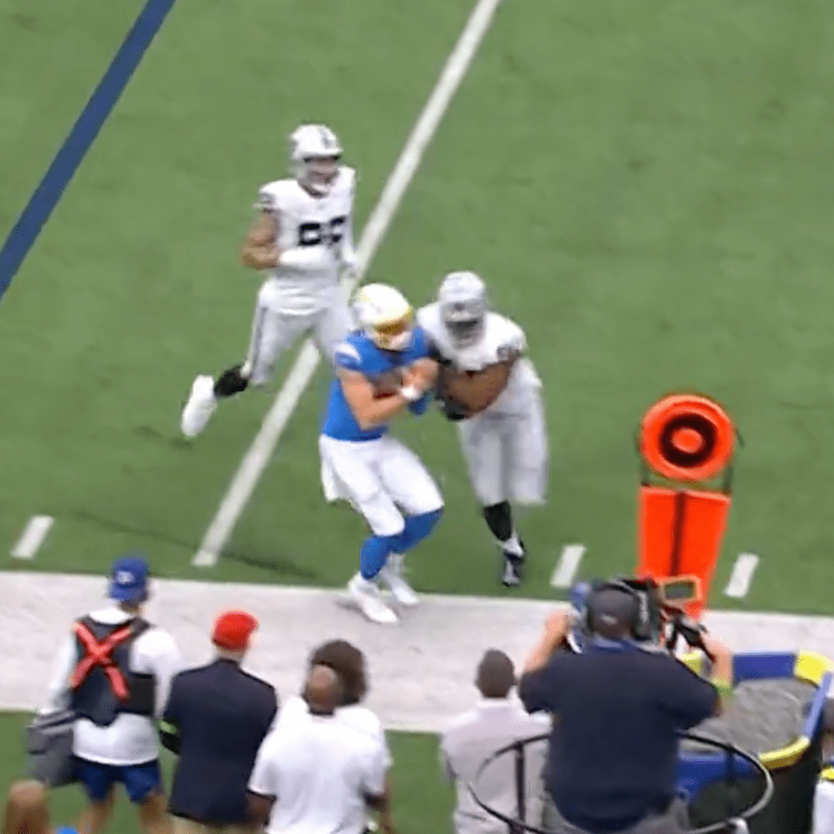 Justin Herbert Highlight: 51-Yard Bomb to Palmer Seals Chargers' Win vs.  Raiders