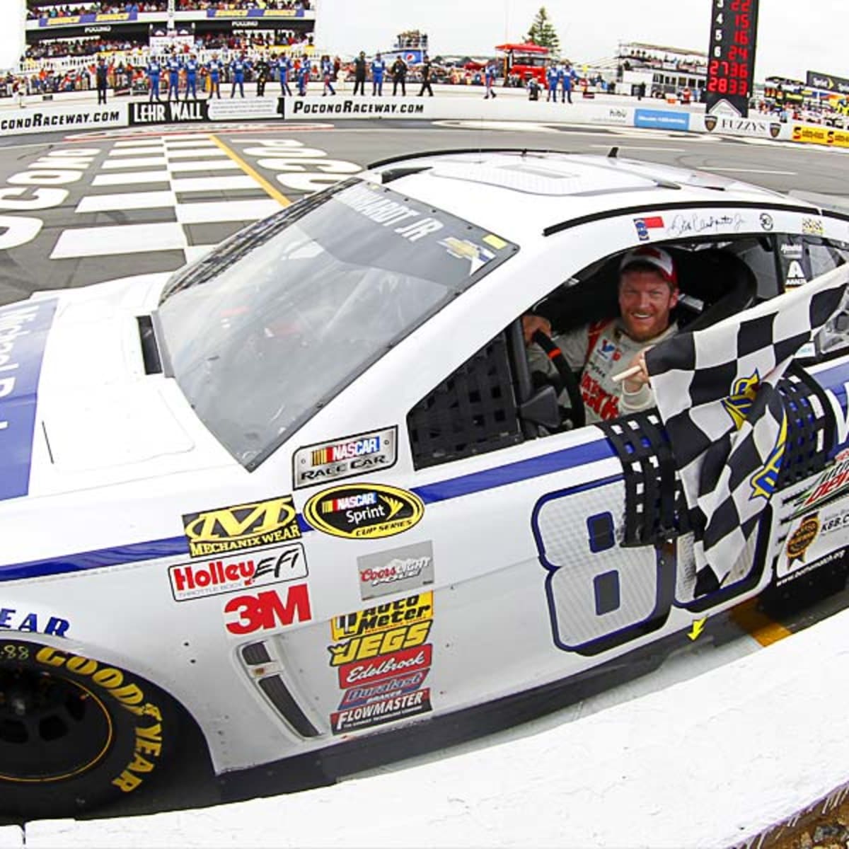 Dale Earnhardt Jr., No. 88 team, hitting on all cylinders