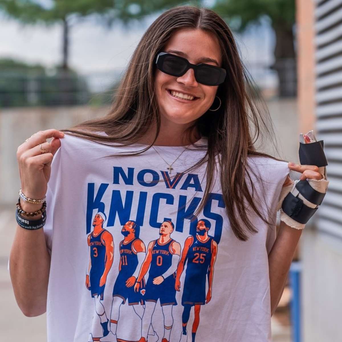 Knicks t shirt discount