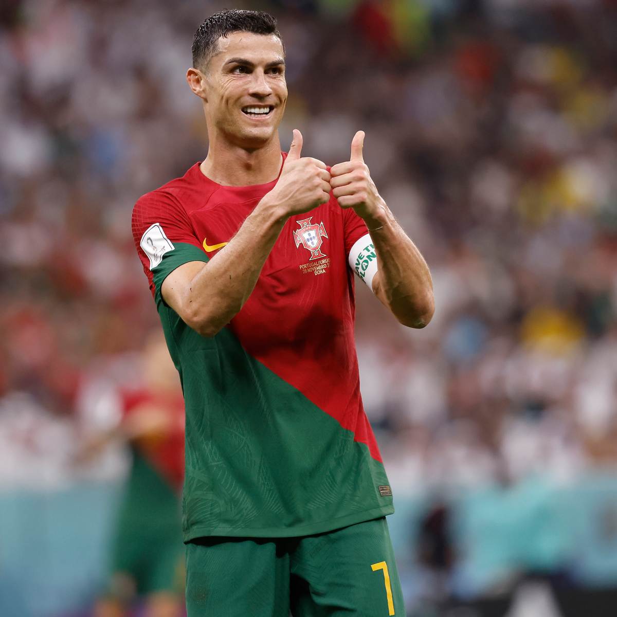 Cristiano Ronaldo s Girlfriend Draws Flak After Embracing No Pants Trend Athlon Sports