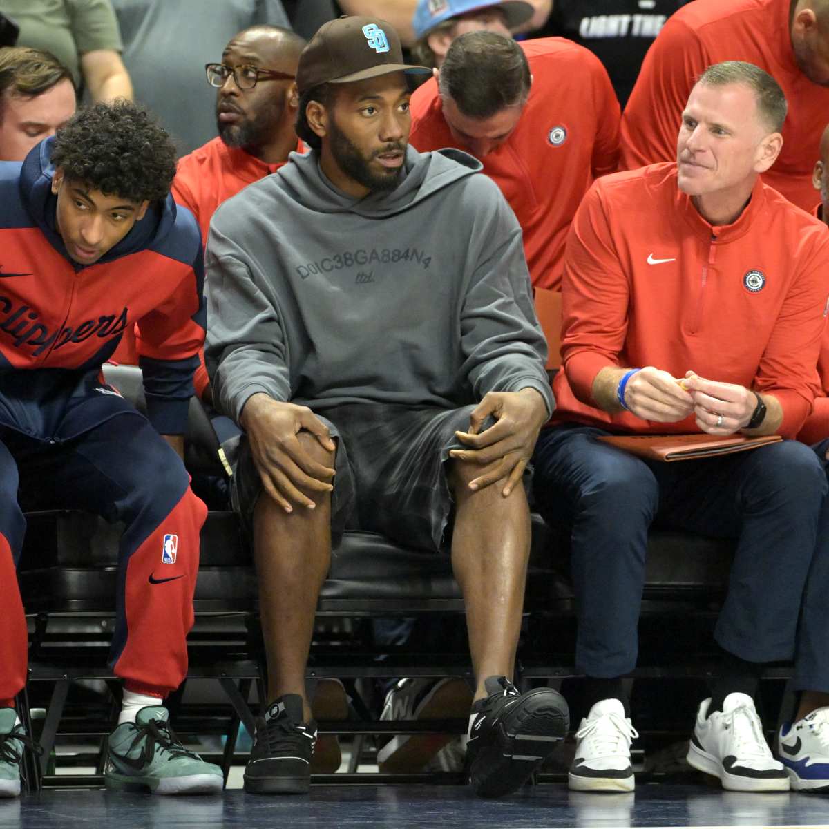 Kawhi leonard sitting out outlet