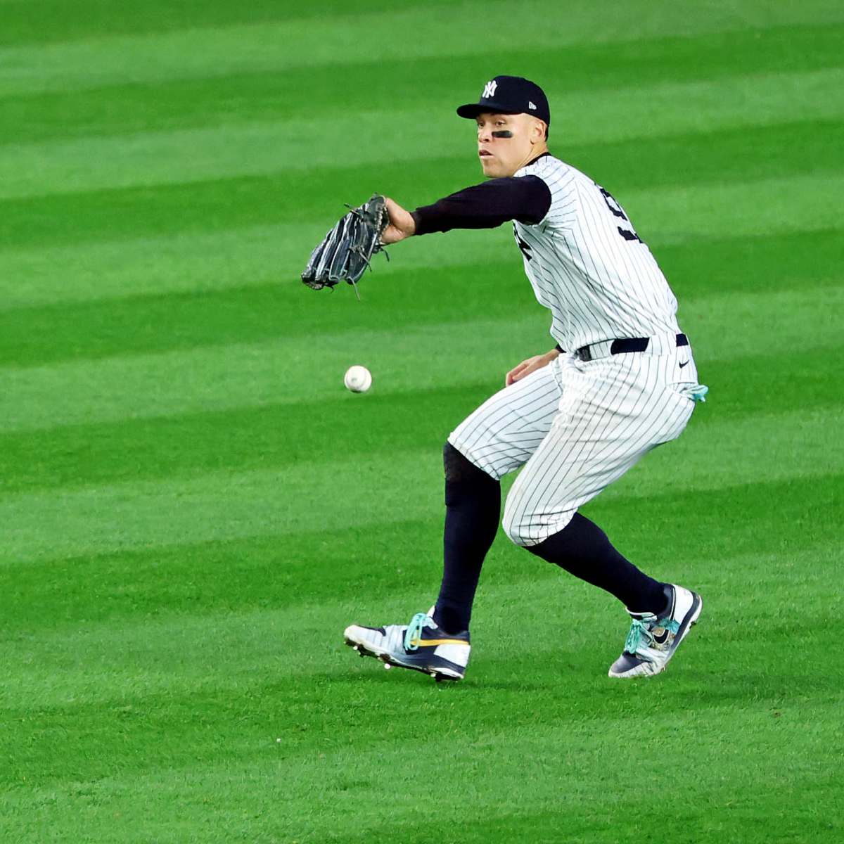 Foundation Series Aaron Judge Youth IF/OF Glove