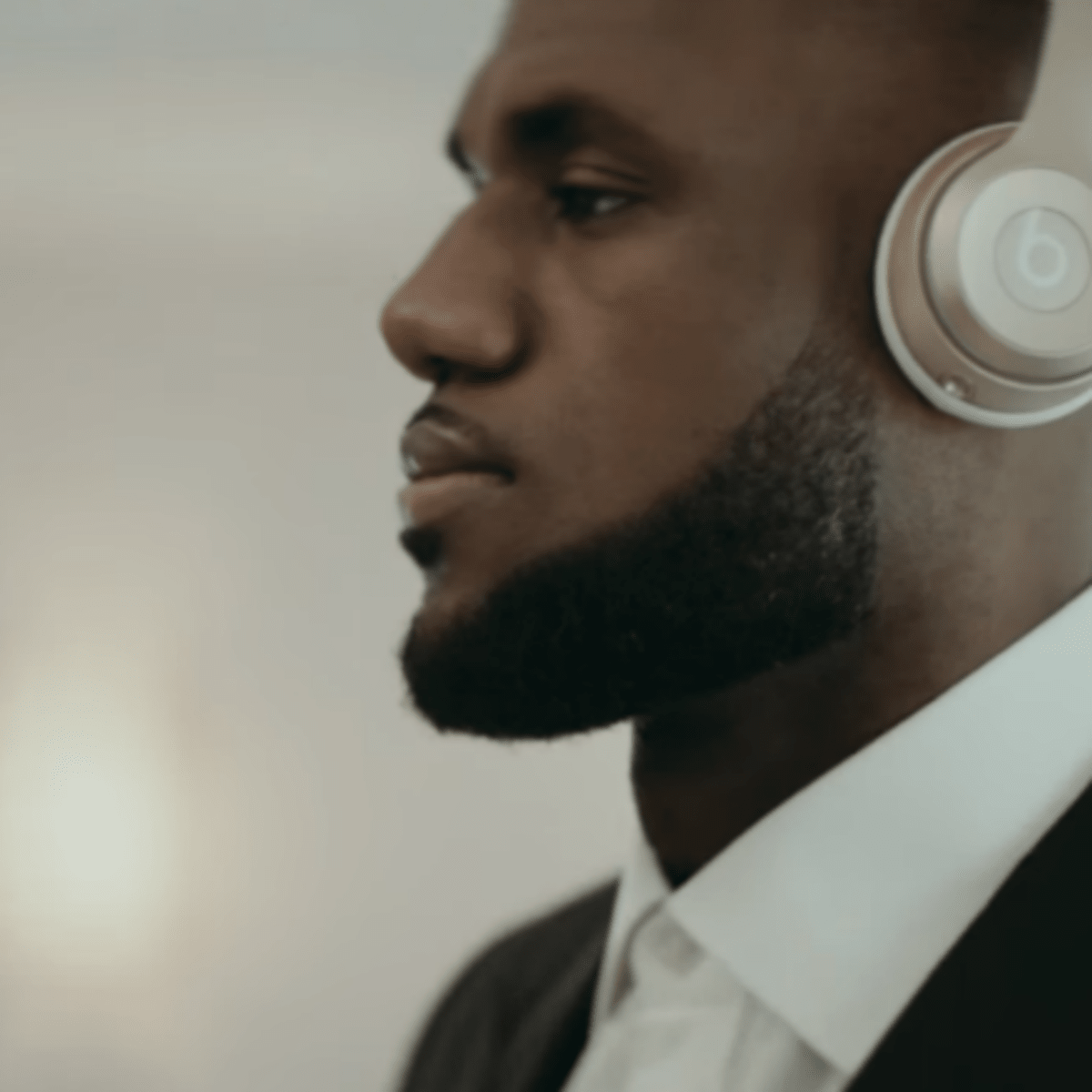 Lebron james sales beats wireless