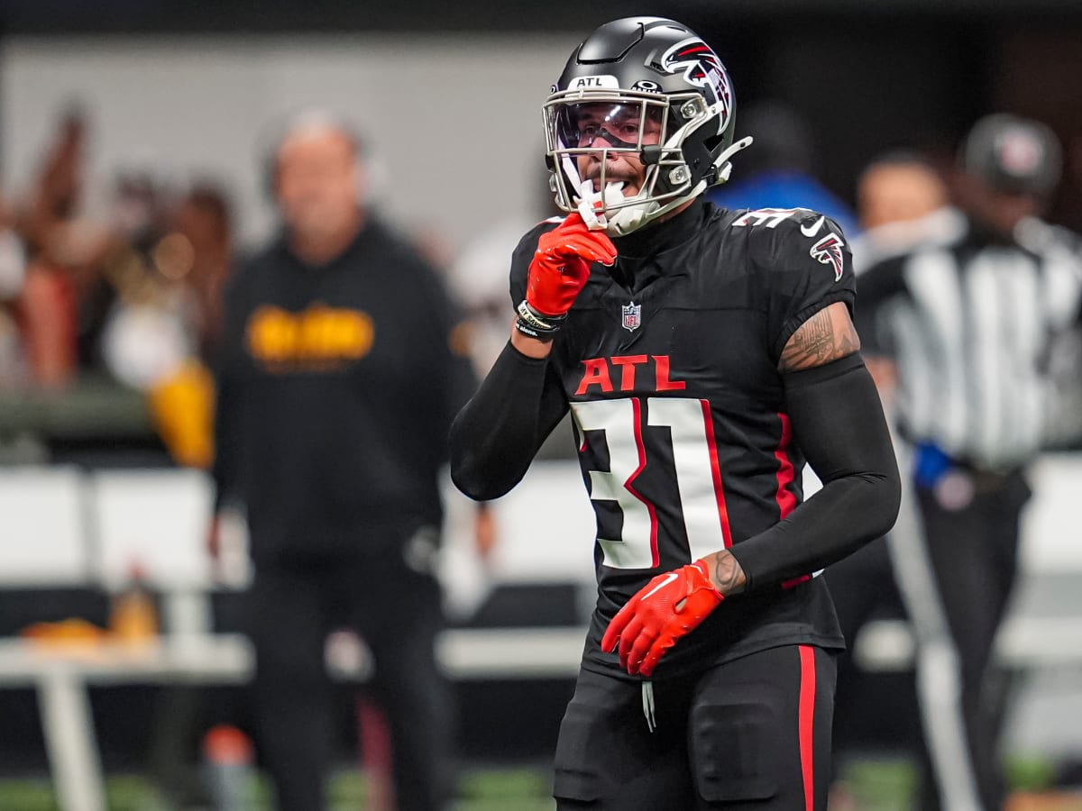 Kansas City Chiefs Urged to Sign Patrick Mahomes Nemesis Via Free Agency -  Athlon Sports