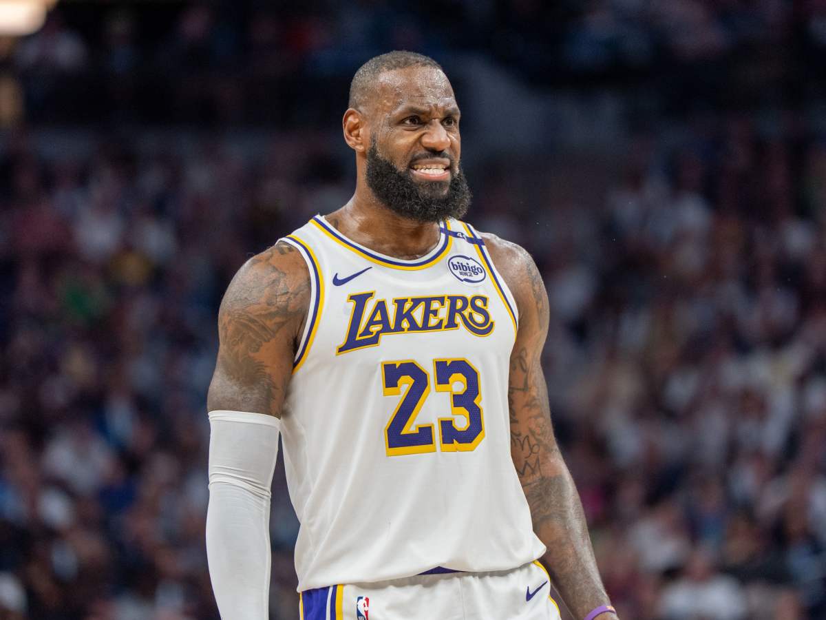 LeBron James' Future Gets Unexpected Update In Bombshell Report - Athlon  Sports