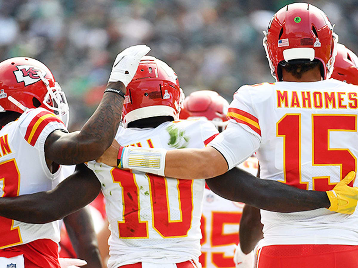 Chiefs 18-25 Hurricanes: 14-man Hurricanes end Chiefs' title hopes