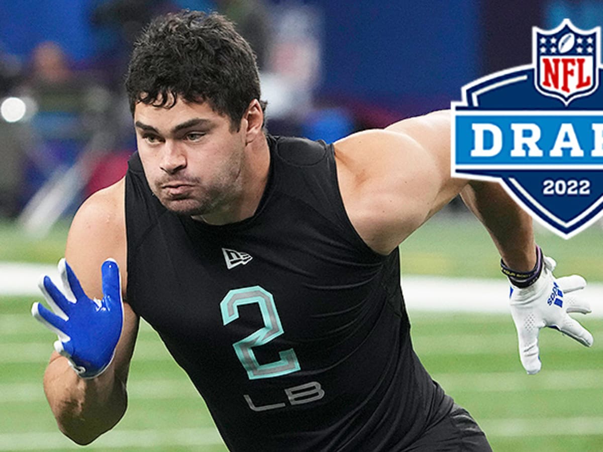 Linebacker Troy Andersen runs an official 4.42-second 40-yard dash at the  2022 combine