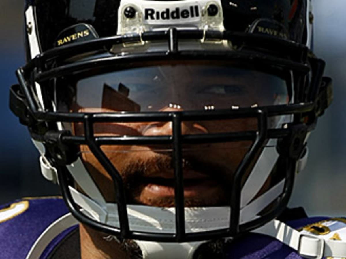 RIDDELL PARTNERS WITH OAKLEY TO FURTHER ADVANCE THE GAME OF FOOTBALL