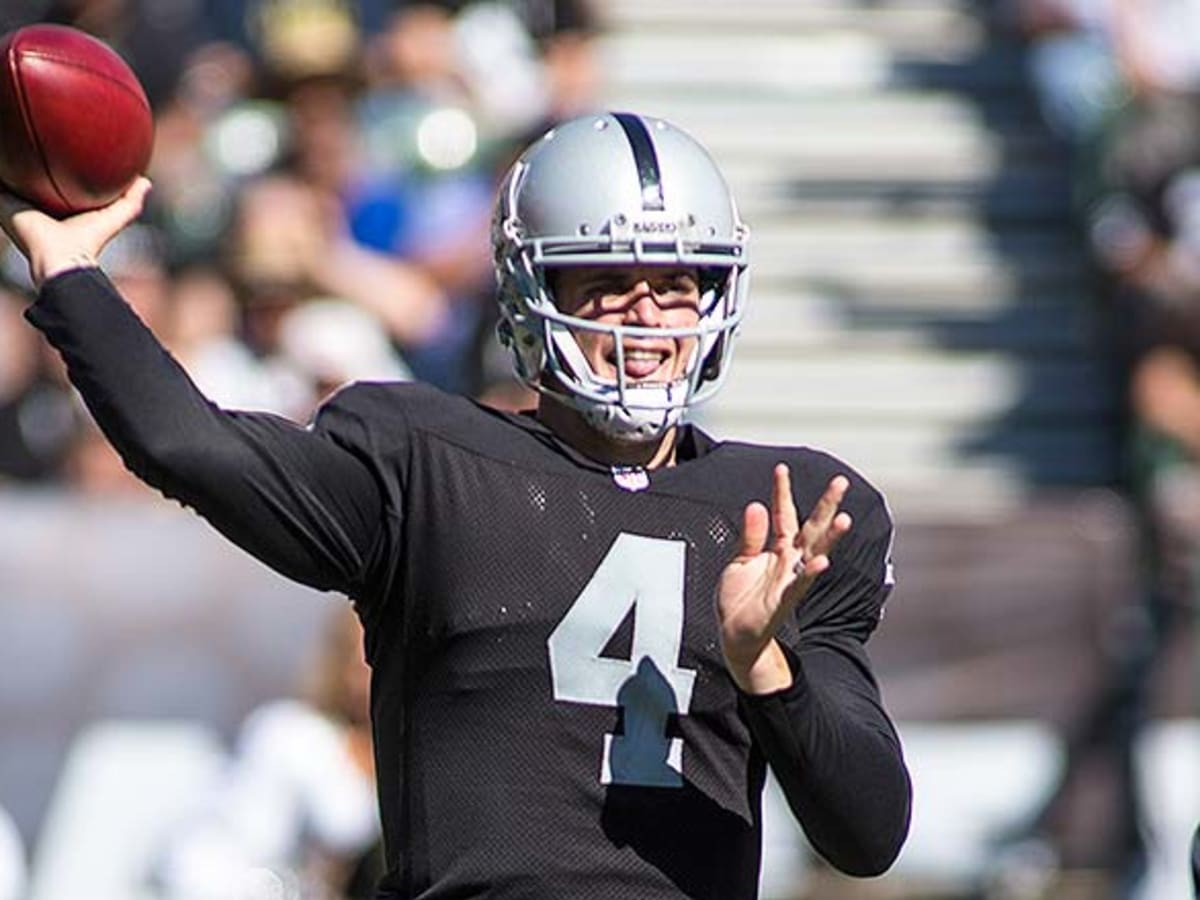 NFL world reacts to Derek Carr announcement - RPT