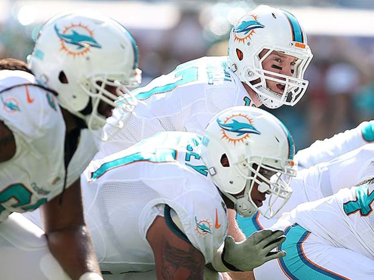 NFL picks against the spread: Can the Bills slow down the Dolphins' offense?