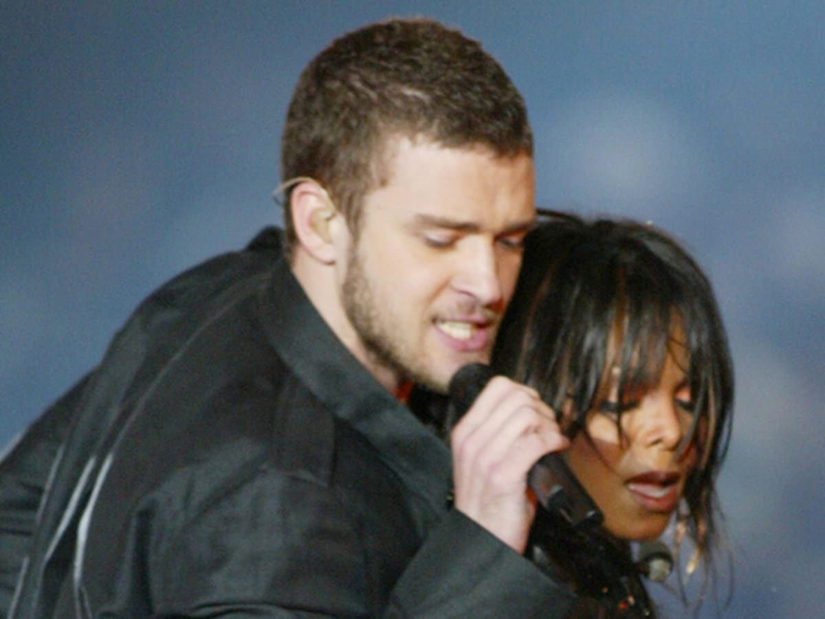 Super Bowl Halftime Repeat Performers: Who Performed More Than Once? –  Billboard