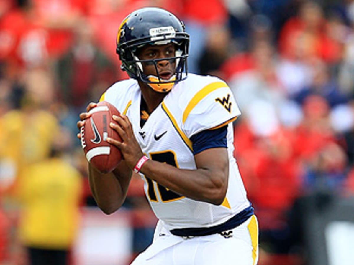 West Virginia's Geno Smith doesn't 'think about' insane stats