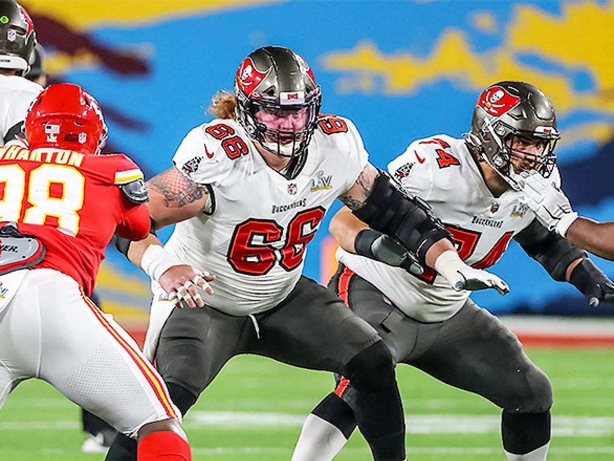 Buccaneers Fear Ryan Jensen Suffered Potentially 'Serious' Injury 