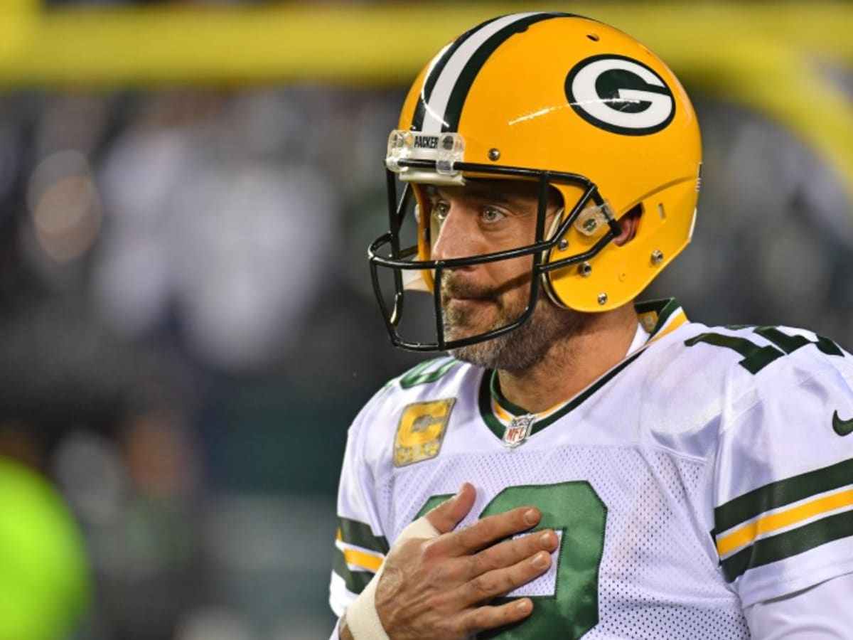 Packers QB Aaron Rodgers exits Sunday night loss early with ribs