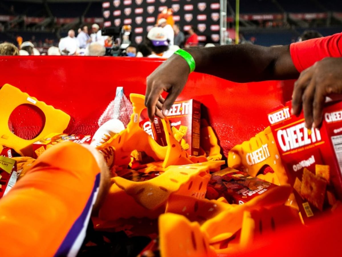 Look: Cheez-It Bowl Game's Hotel Room For Players Goes Viral