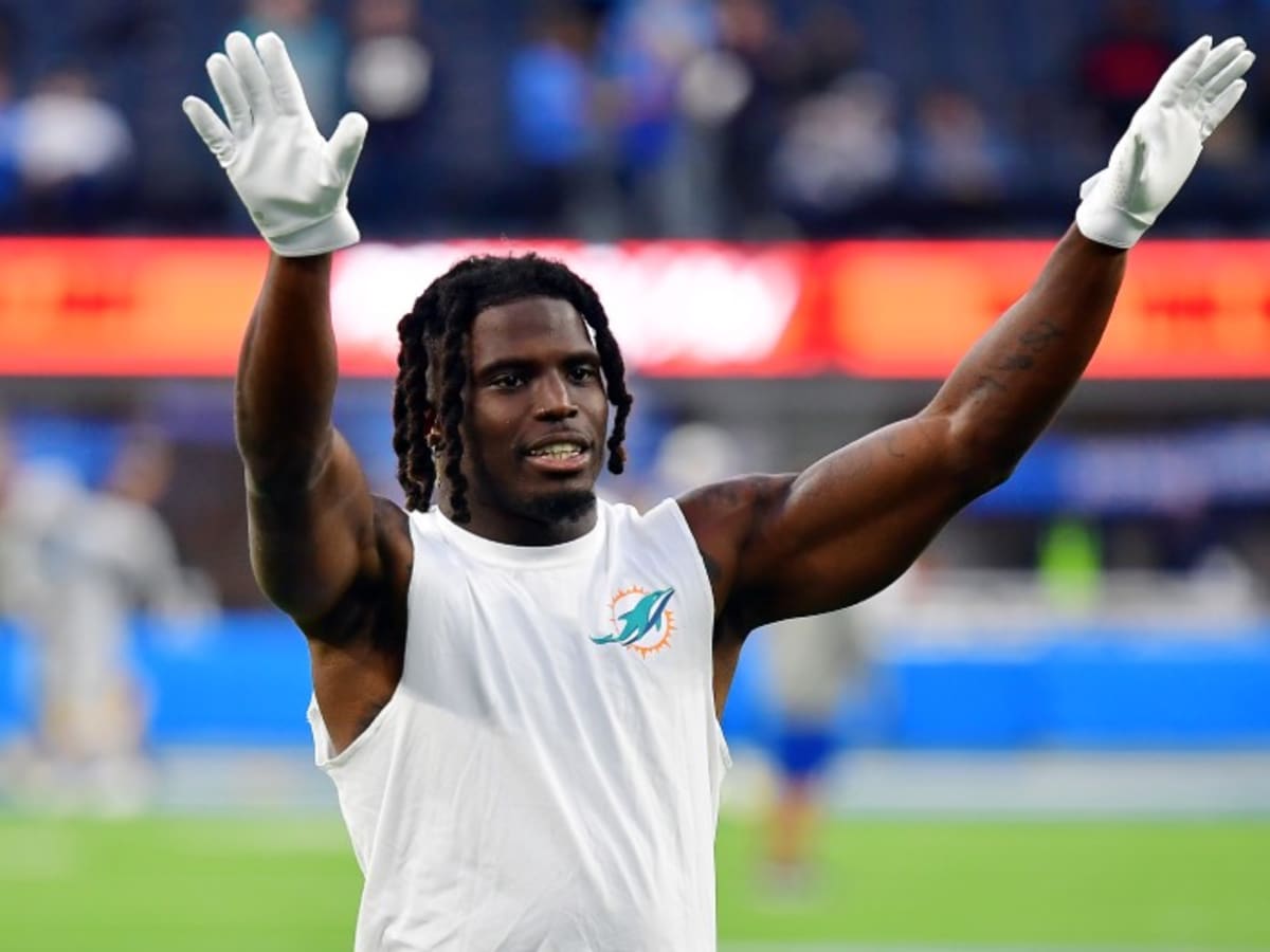 Dolphins' Tyreek Hill gives colorful praise for coach Mike