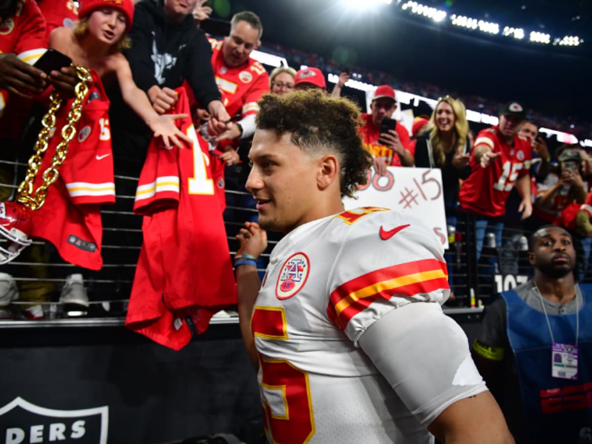 Kansas City fans erupt in Arrowhead Stadium as Chiefs progress to