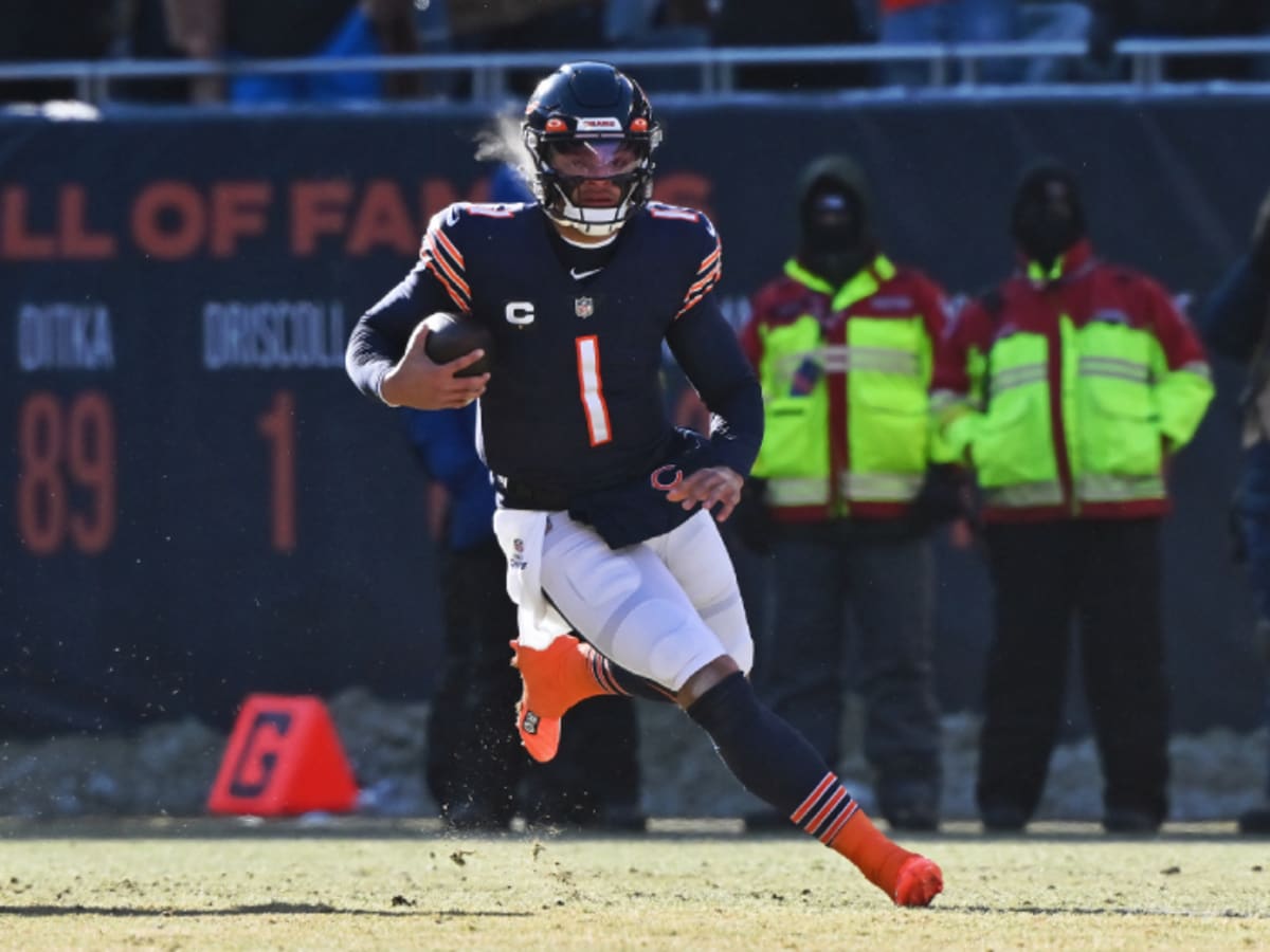 Bears QB Justin Fields Beats Aaron Rodgers on List of Top NFL