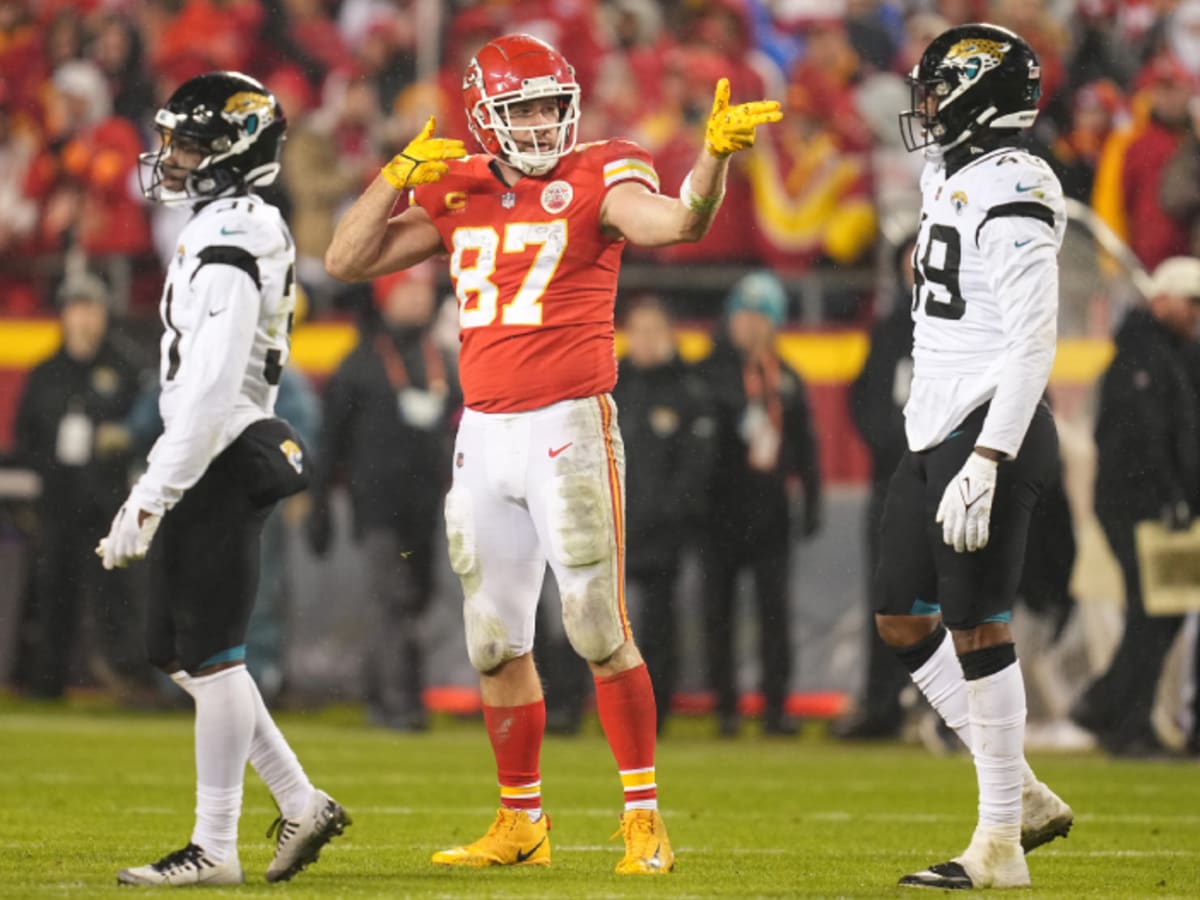 49ers All-Pro LB Issues Message to Chiefs TE Travis Kelce