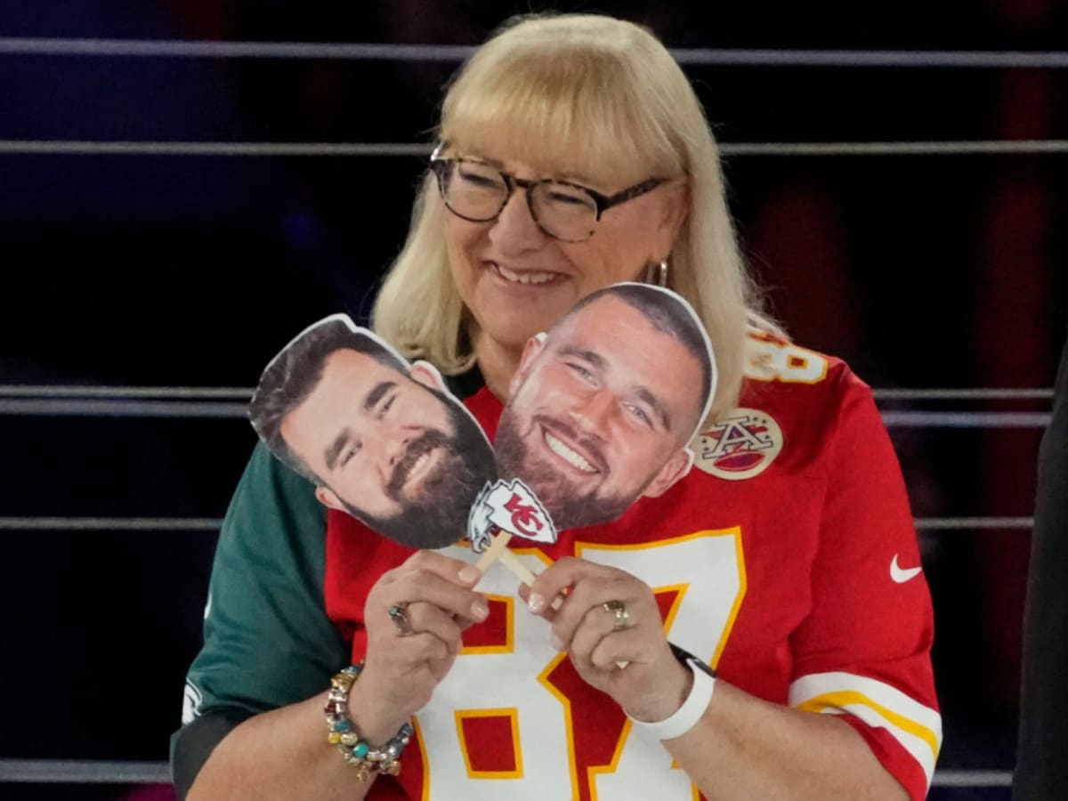 Super Bowl 2023: Donna, Ed Kelce sitting in different areas