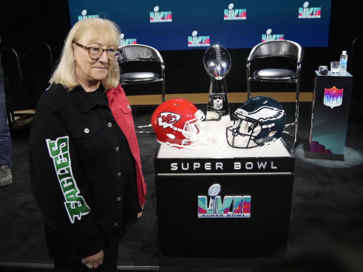 Mom Beat you to the NFL HOF, Travis Kelce teases Jason Kelce as Donna's  jersey and shoes make it to the canton before Tom Brady - The SportsRush