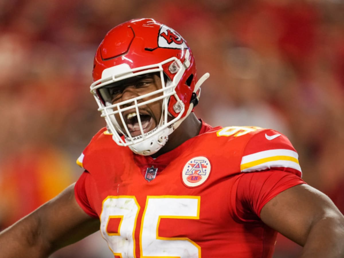 Chiefs, Chris Jones reach one-year deal on restructured contract - Kansas  City Business Journal