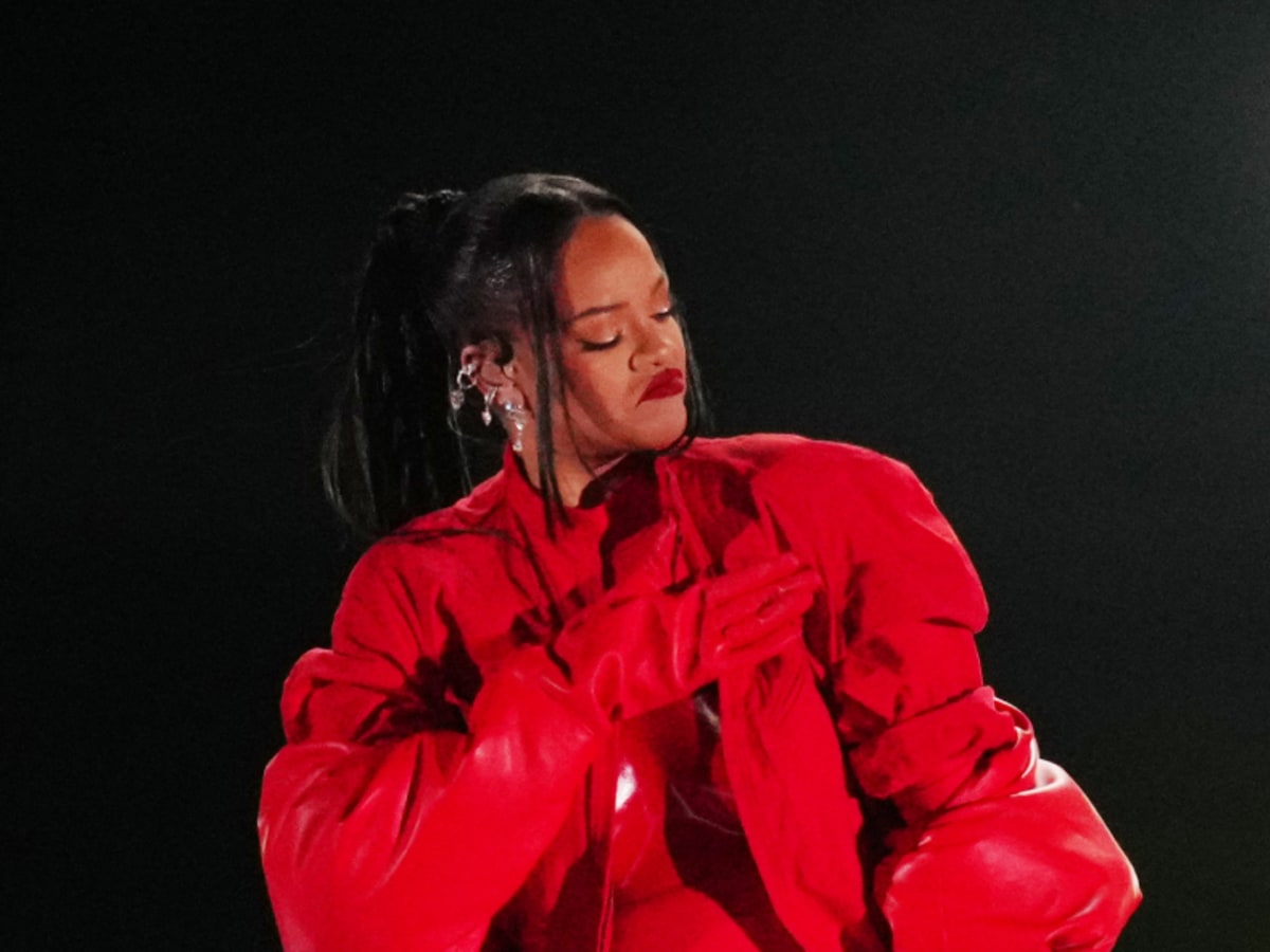 Why Rihanna 'wasn't paid a cent' for Super Bowl halftime show performance -  NZ Herald