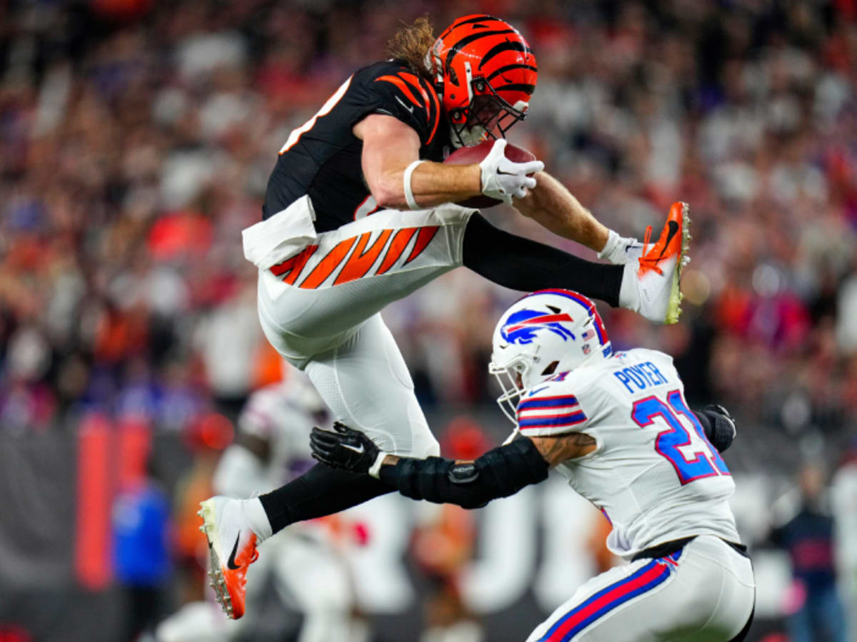 Reports: Panthers reach agreement with TE Hayden Hurst