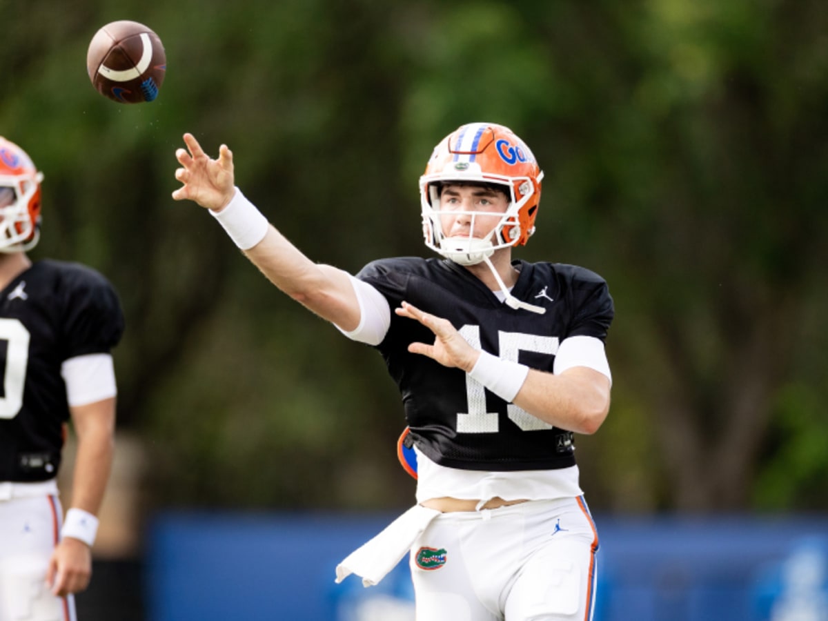 Tim Tebow's high school program retires his No. 5 jersey