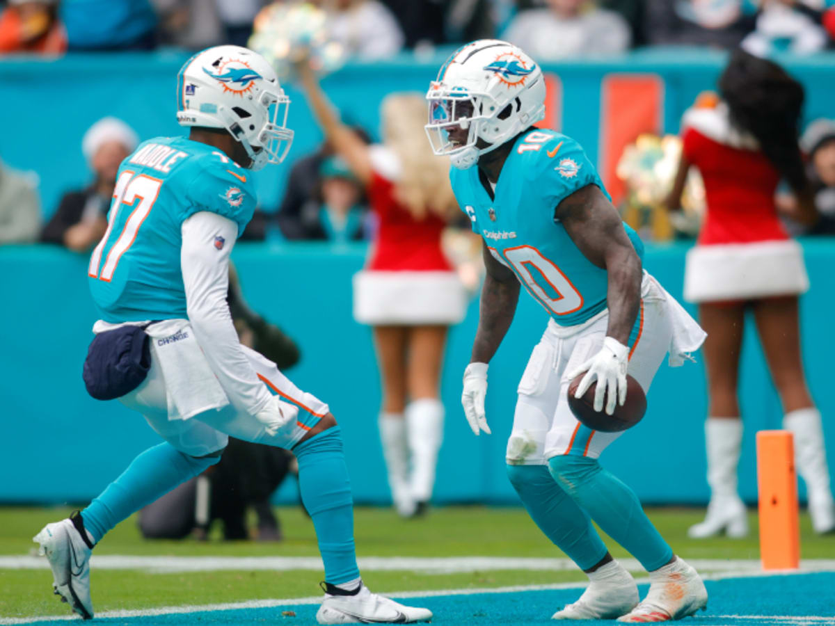 Dolphins' Jaylen Waddle 'Fine' After Practice Midsection Injury