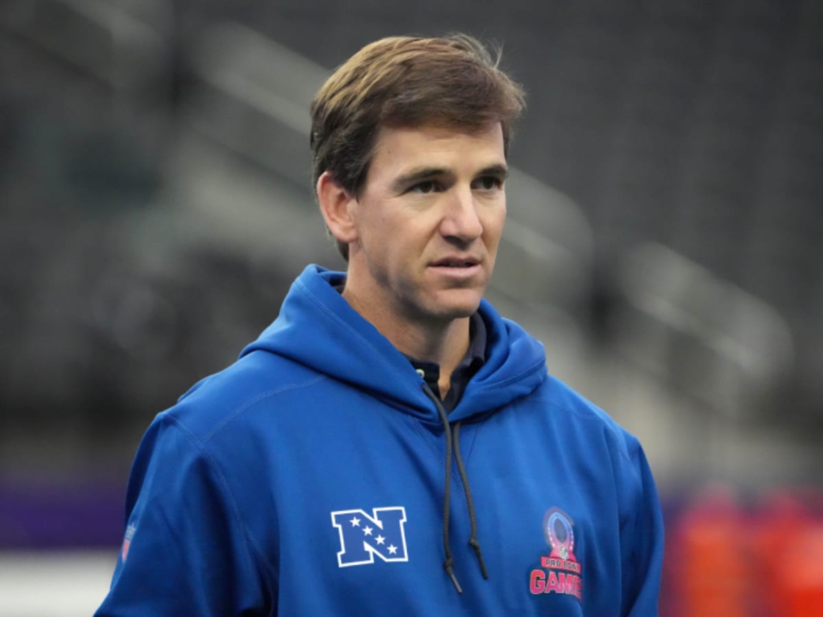 \ud83d\udcf8 Must-see photos from Eli Manning ceremony