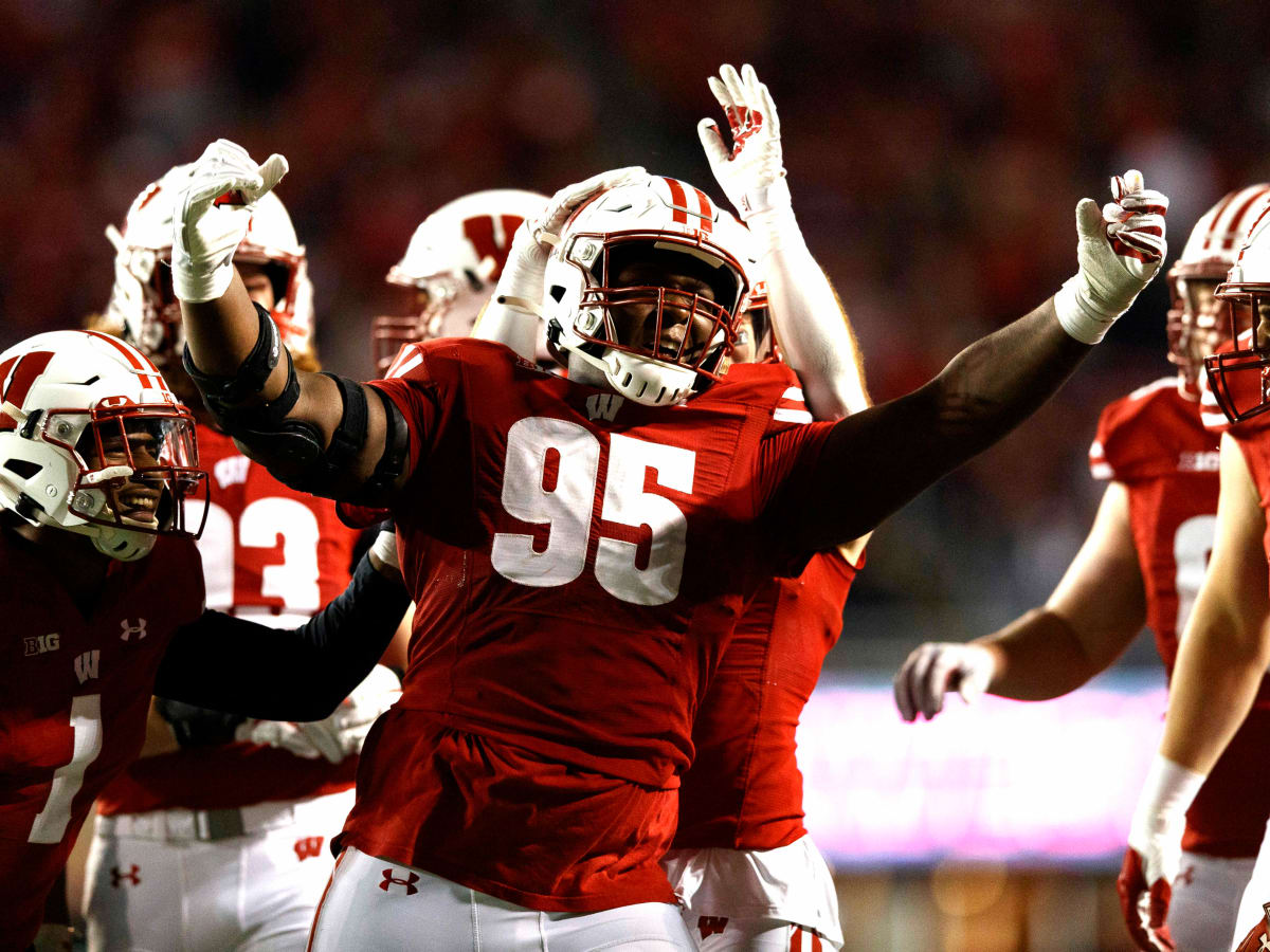 2023 NFL Draft: Wisconsin Badgers DL Keeanu Benton scouting report -  Bucky's 5th Quarter