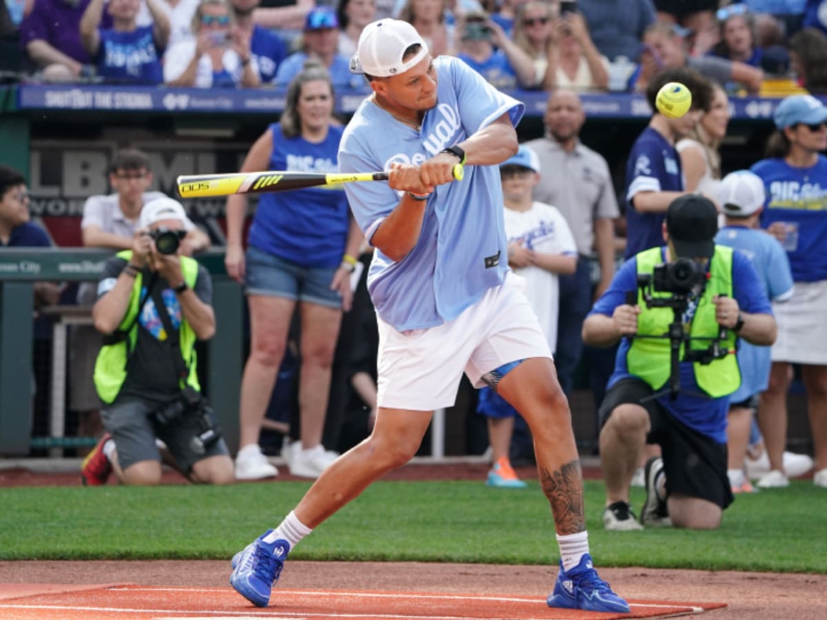 WATCH: Patrick Mahomes makes crazy defensive play, hits home run at Kansas  City Royals celebrity softball game 