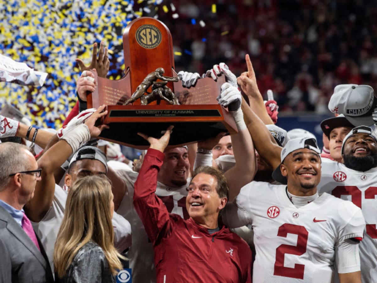 NFL Week 3 Alabama player props, odds preview: Top bets for Tua Tagovailoa,  Derrick Henry, and Josh Jacobs 