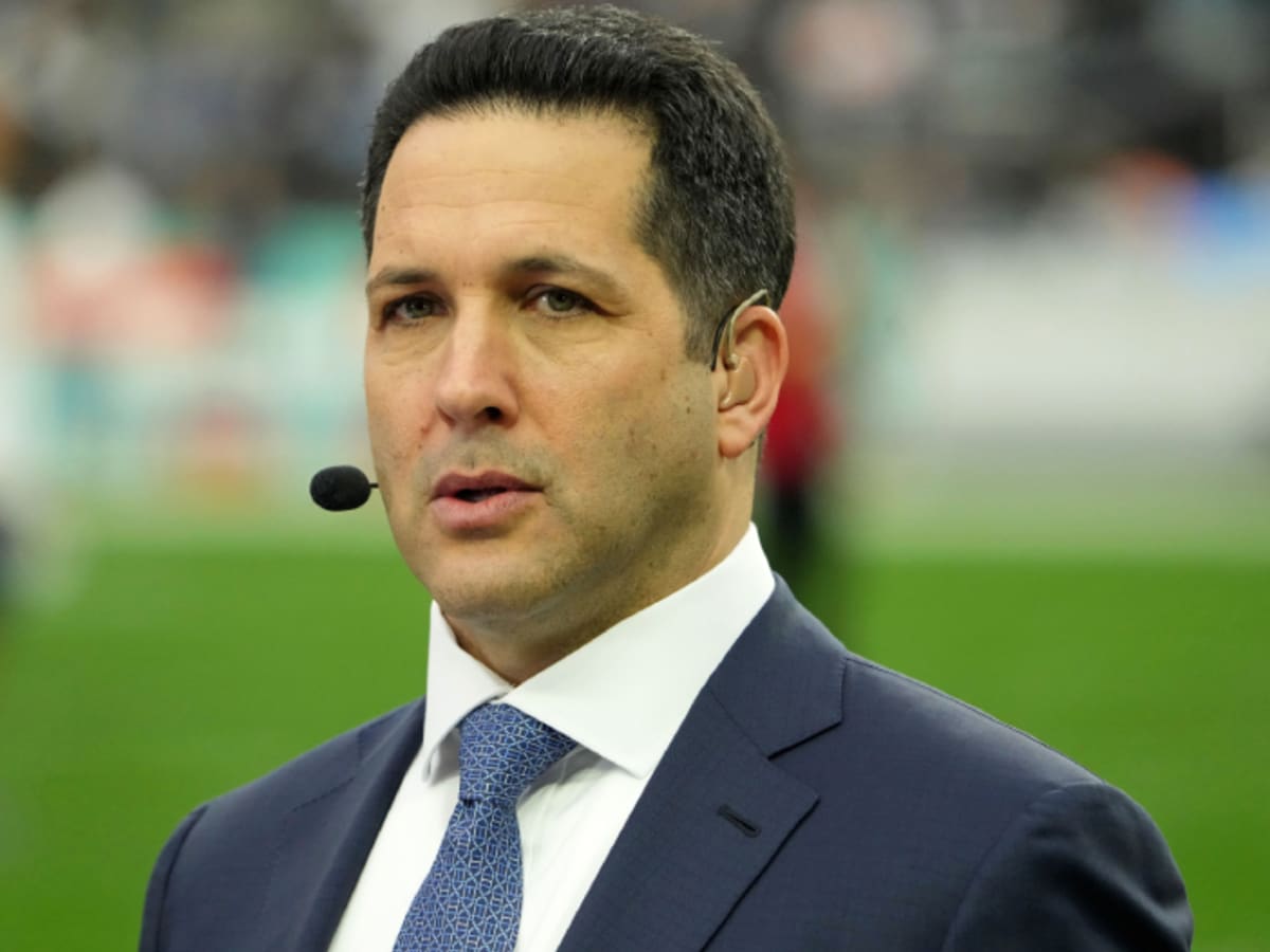 College football fans mock Adam Schefter over depth chart tweet