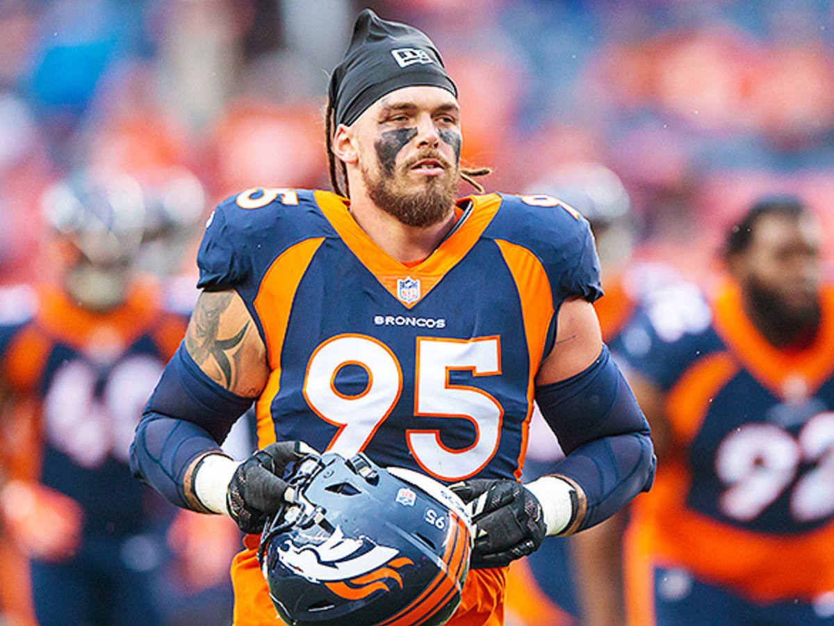 Former Cincinnati defensive end Derek Wolfe retires from NFL