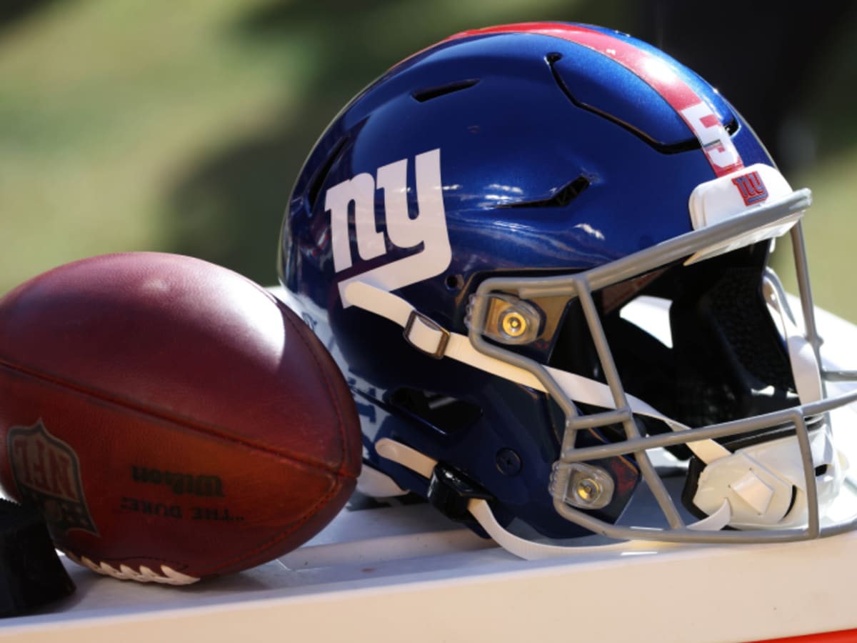 New York Giants star Jamie Gillan stuck in London after Packers win due to  passport error - Mirror Online