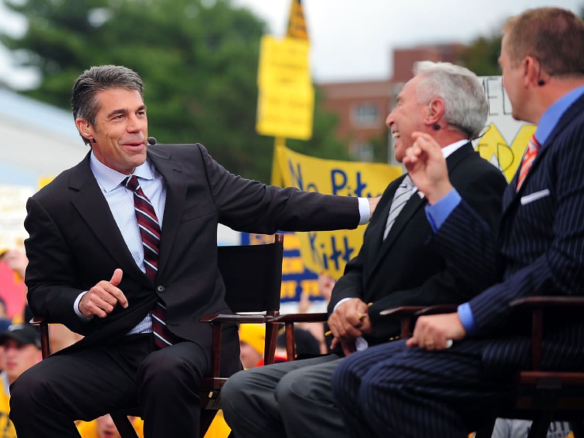 I'm Chris Fowler, college football commentator for ESPN. I'm doing an AMA  in /r/CFB on January 6th at 7 p.m. ET to talk about the CFP National  Championship, airing exclusively on ESPN.