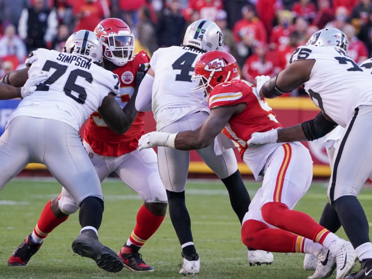 Chiefs vs Raiders: Referee defends roughing the passer call