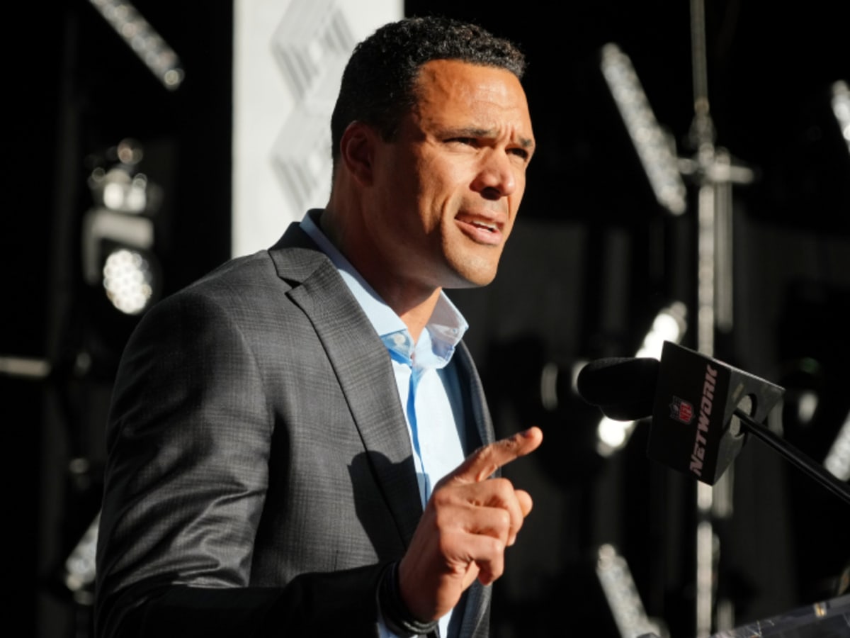 Ex-Cal Star Tony Gonzalez Gets the Family Lowdown on `Finding Your Roots' -  Sports Illustrated Cal Bears News, Analysis and More