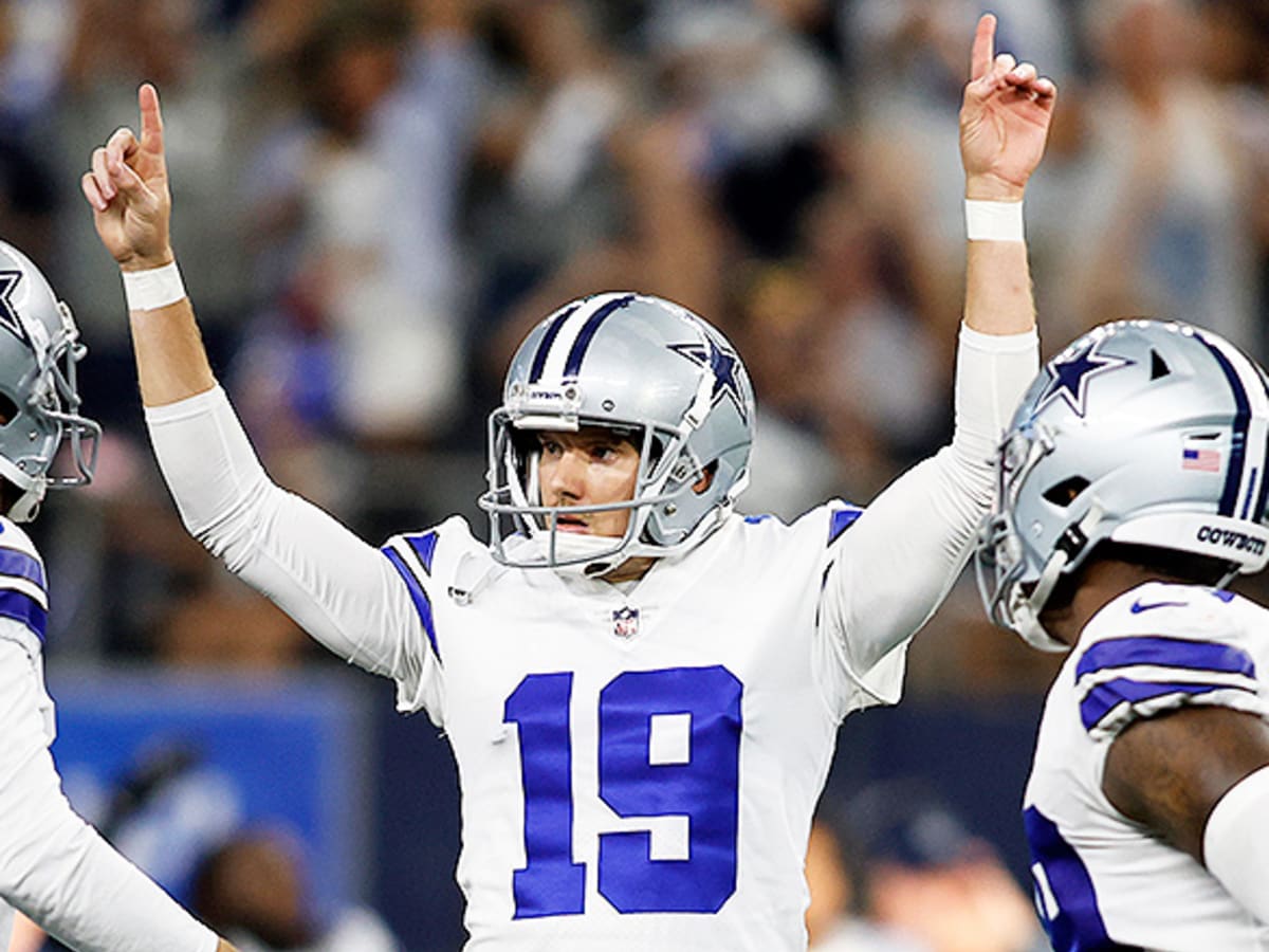 Cowboys Sign Kicker Vizcaino To Practice Squad