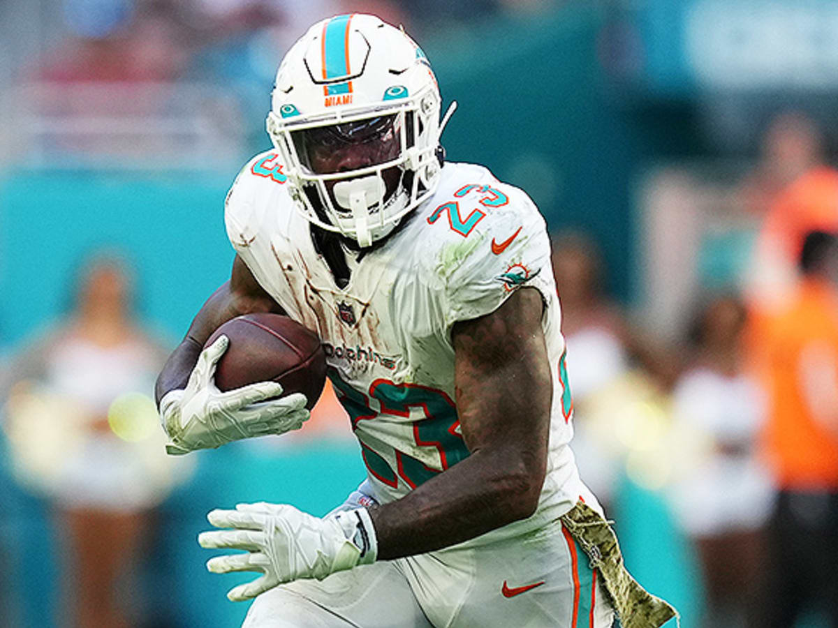 Jeff Wilson Jr. and Raheem Mostert Start/Sit Week 14: Should You Start or  Sit Either Dolphins Running Back Against the Chargers?