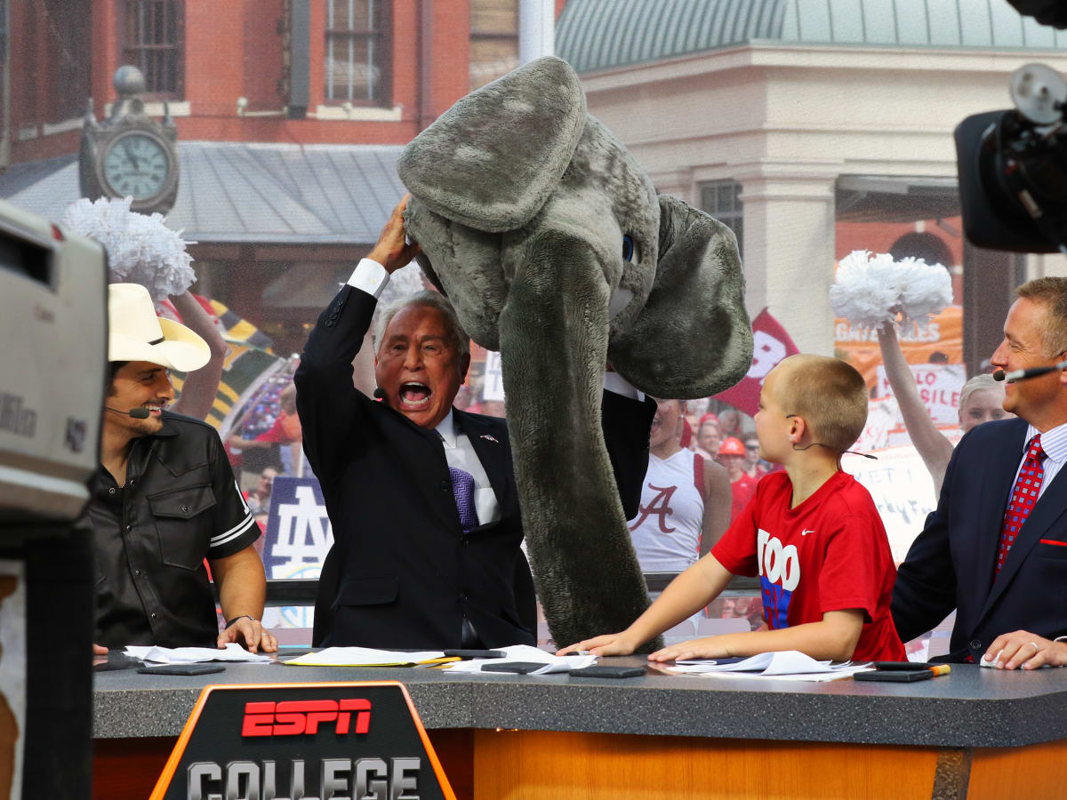 ESPN's 'College GameDay' panel unanimously picks Texas over