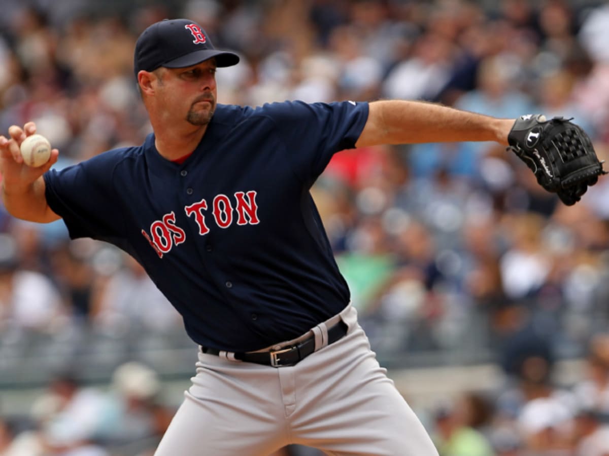 Red Sox 'furious' over Curt Schilling's Tim Wakefield cancer news