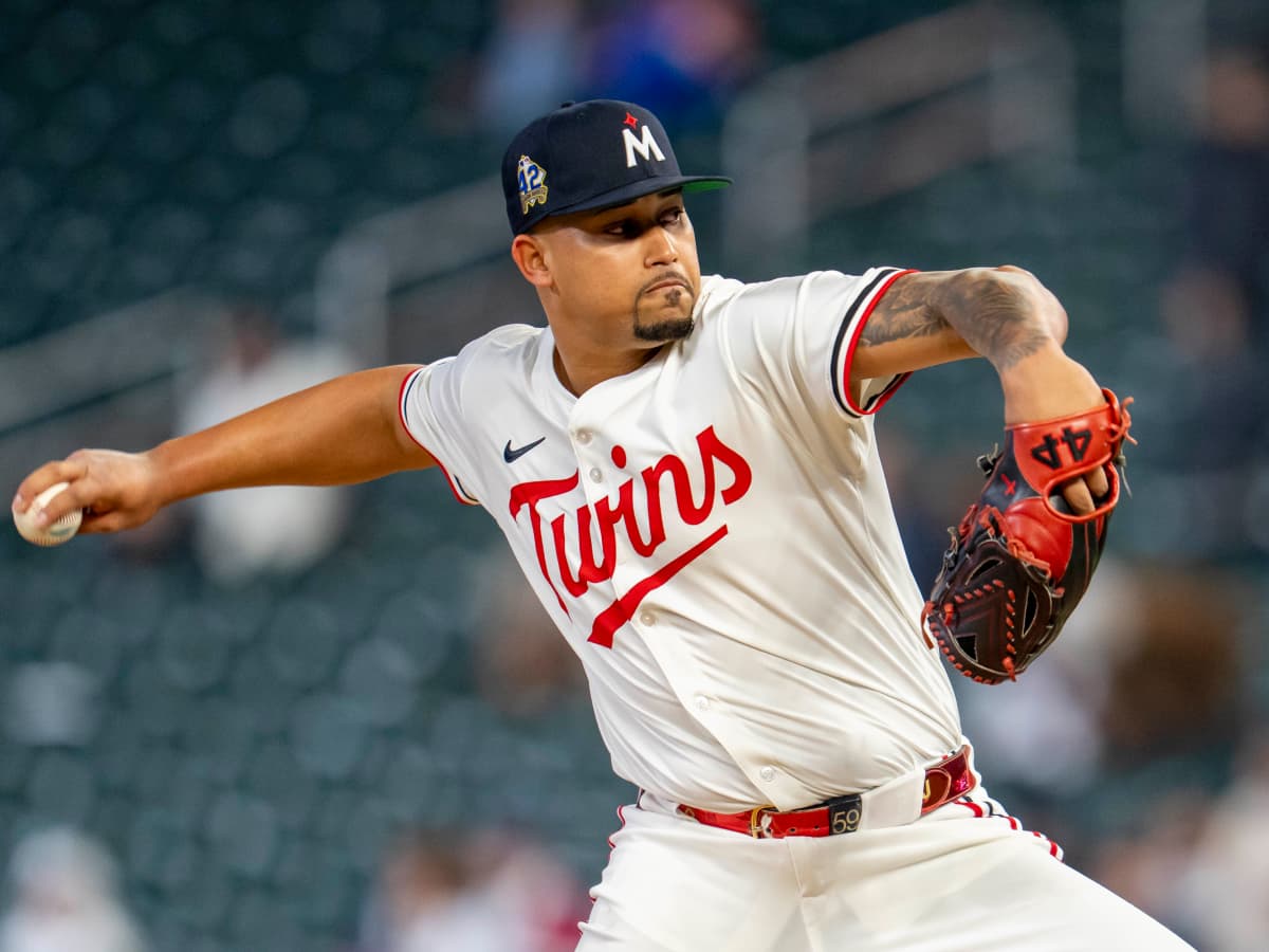 Cubs Trade Idea Sends Twins' Flamethrower to Support Chicago's Bullpen -  Athlon Sports
