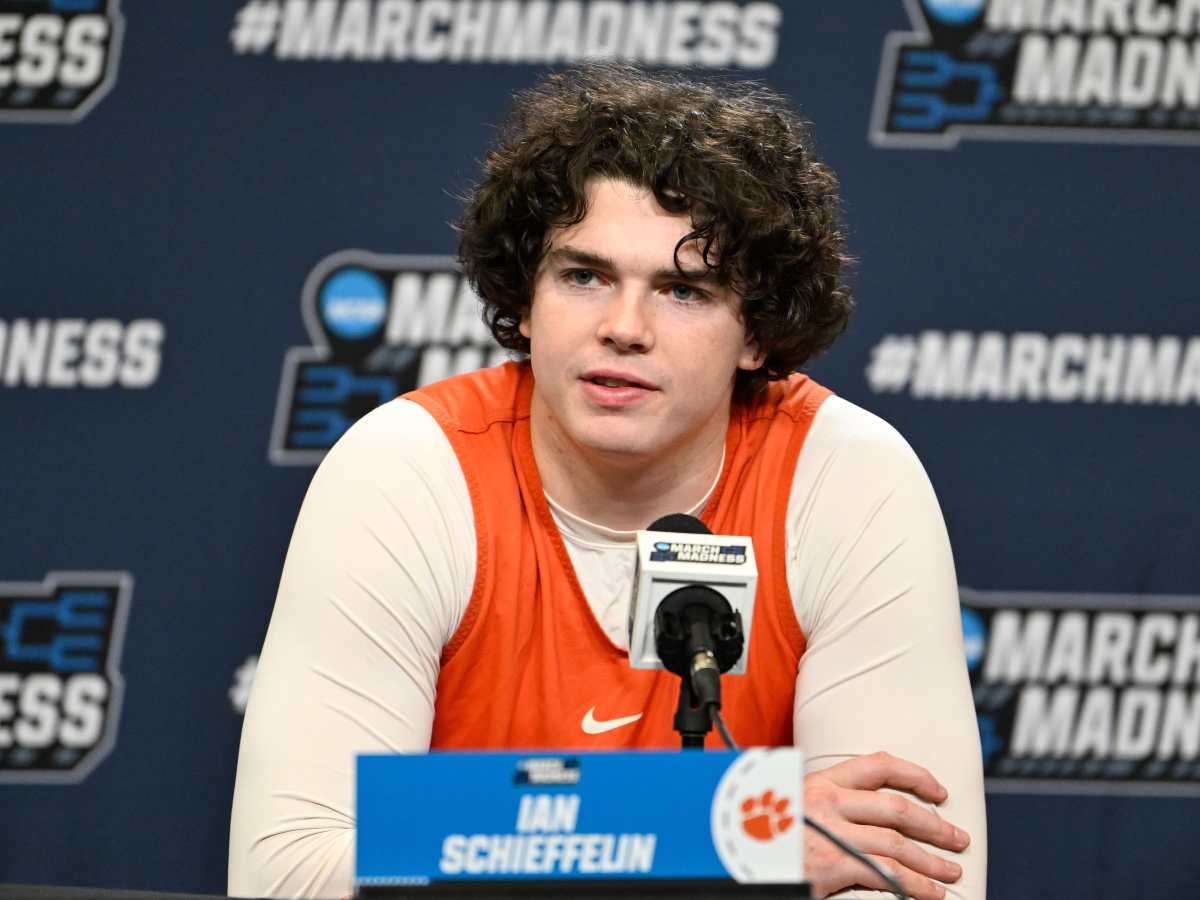 Clemson Star Makes Unexpected Career Decision After Senior Season - Athlon Sports
